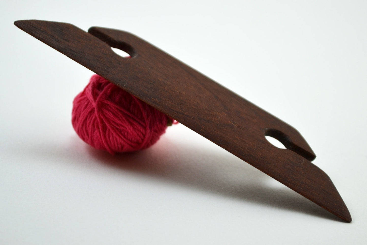 4.5 Inch Beveled Mahogany Belt Weaving Shuttle - 20pc Wholesale