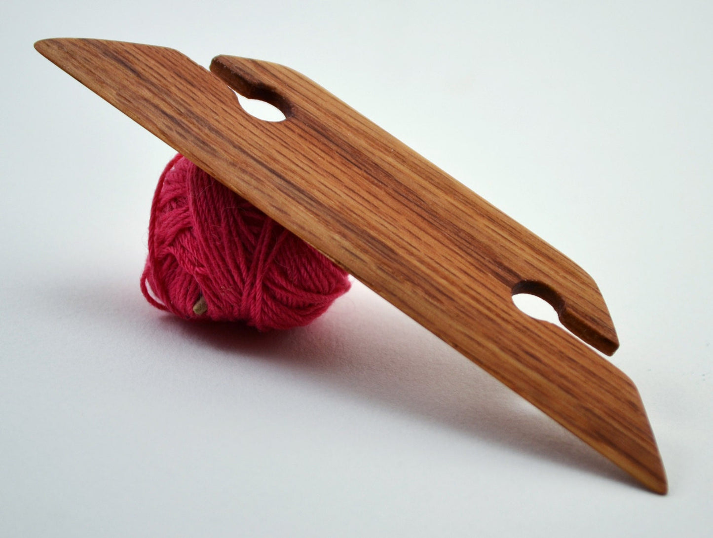 4.5 Inch Beveled Red Oak Belt Weaving Shuttle - 20pc Wholesale